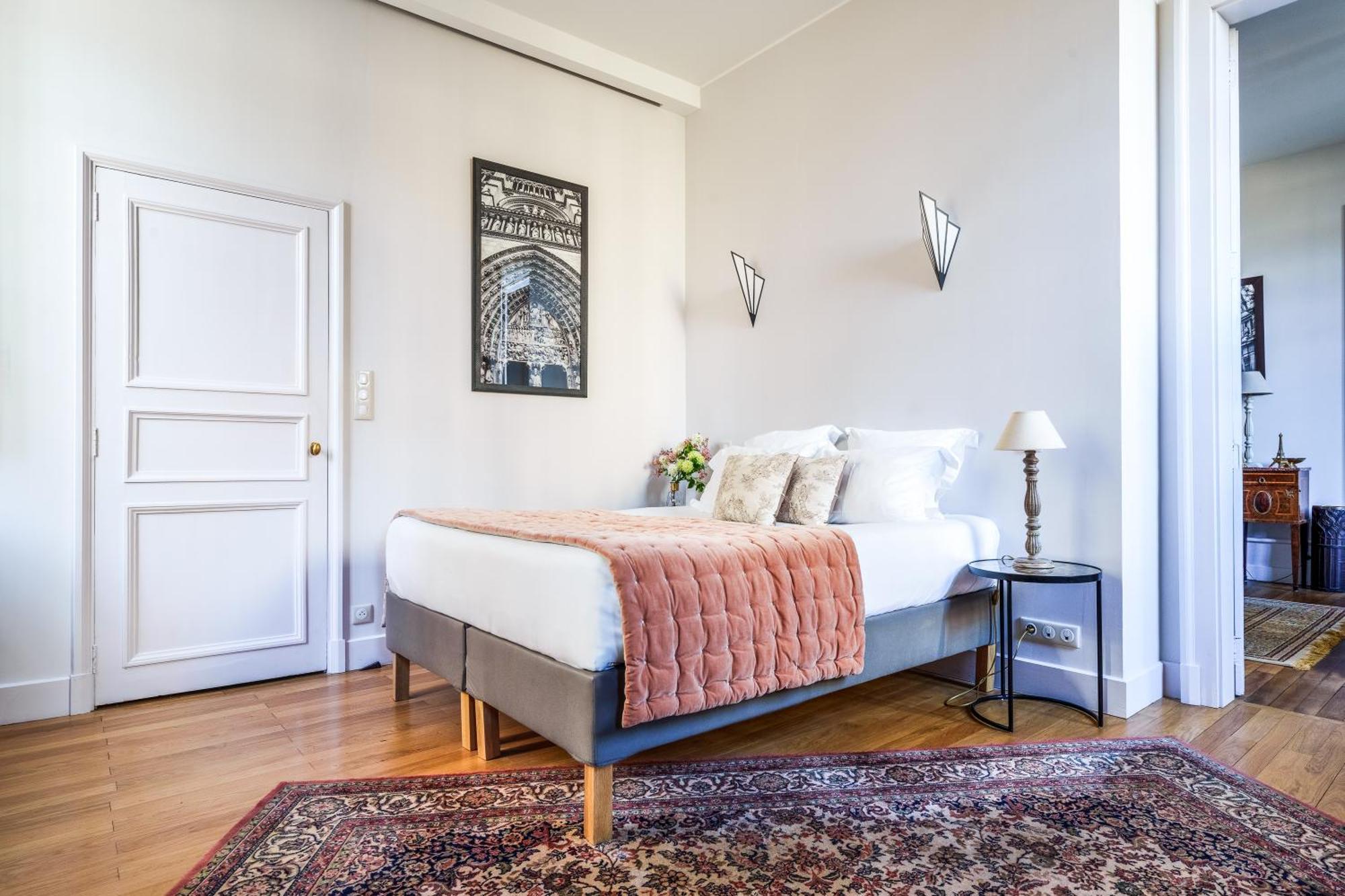 LA MAISON CANONIALE luxe et charme au coeur de Tours Extérieur photo