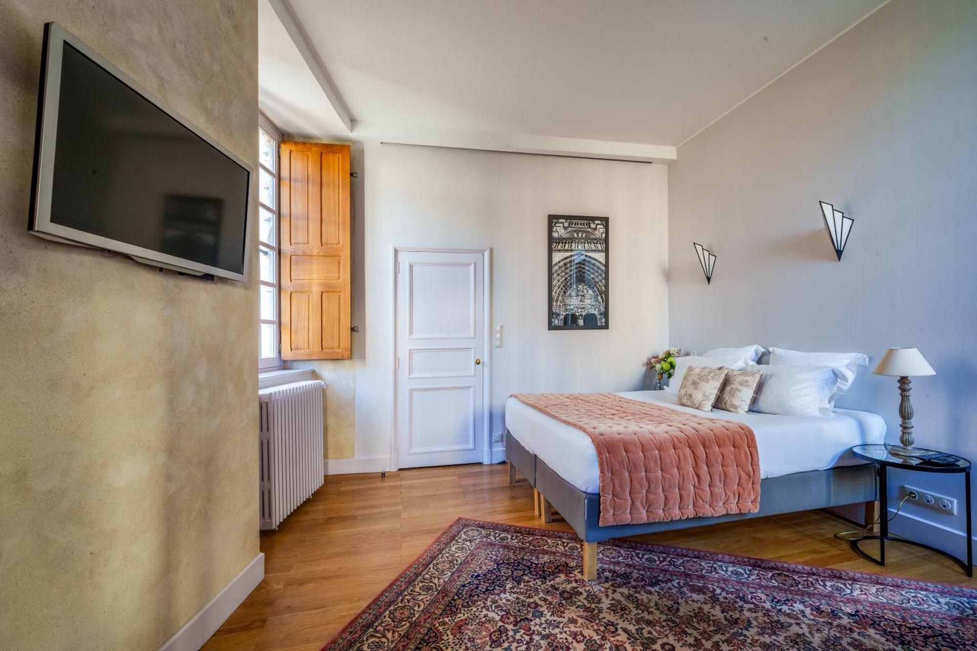 LA MAISON CANONIALE luxe et charme au coeur de Tours Extérieur photo