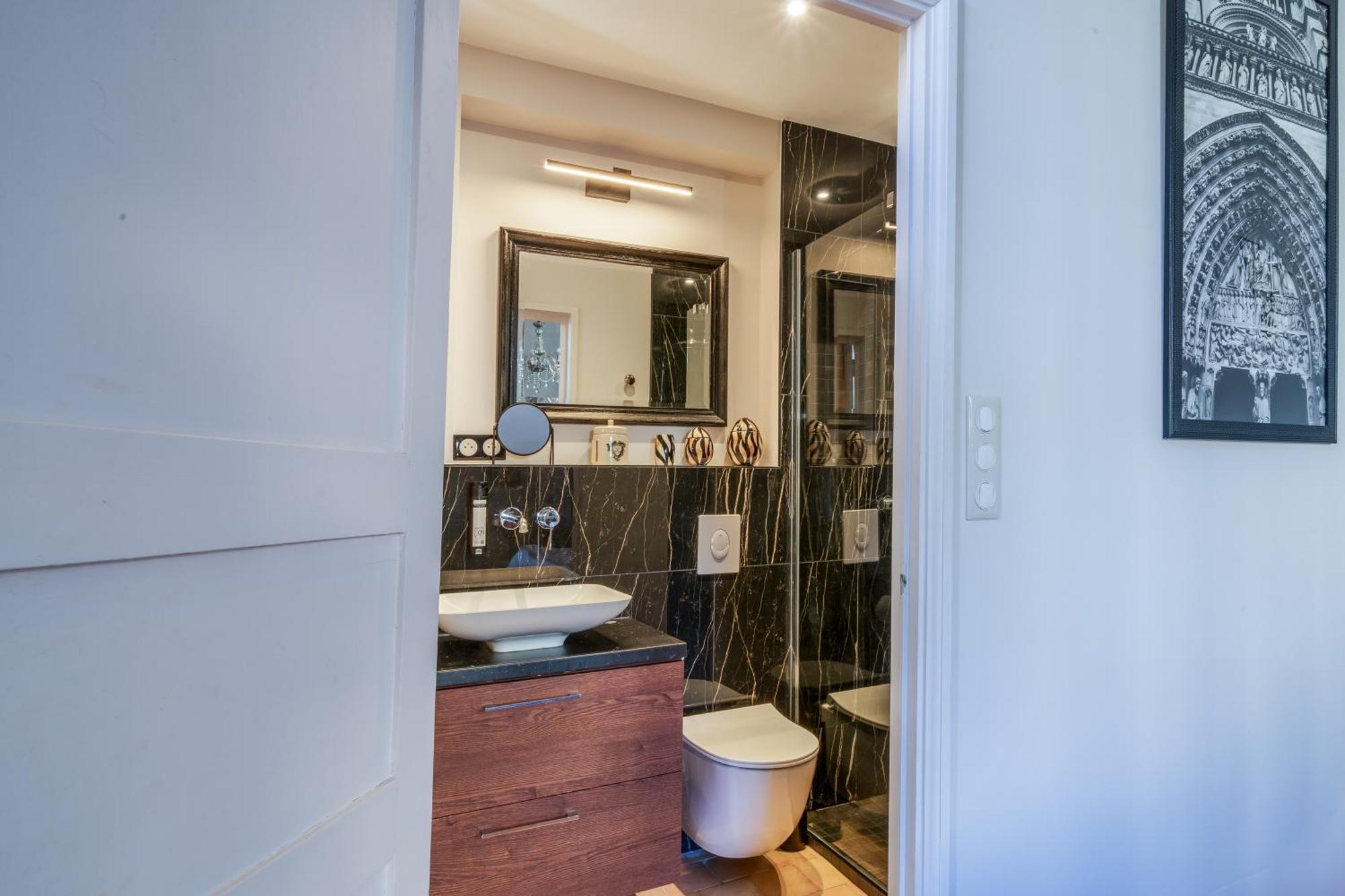 LA MAISON CANONIALE luxe et charme au coeur de Tours Extérieur photo