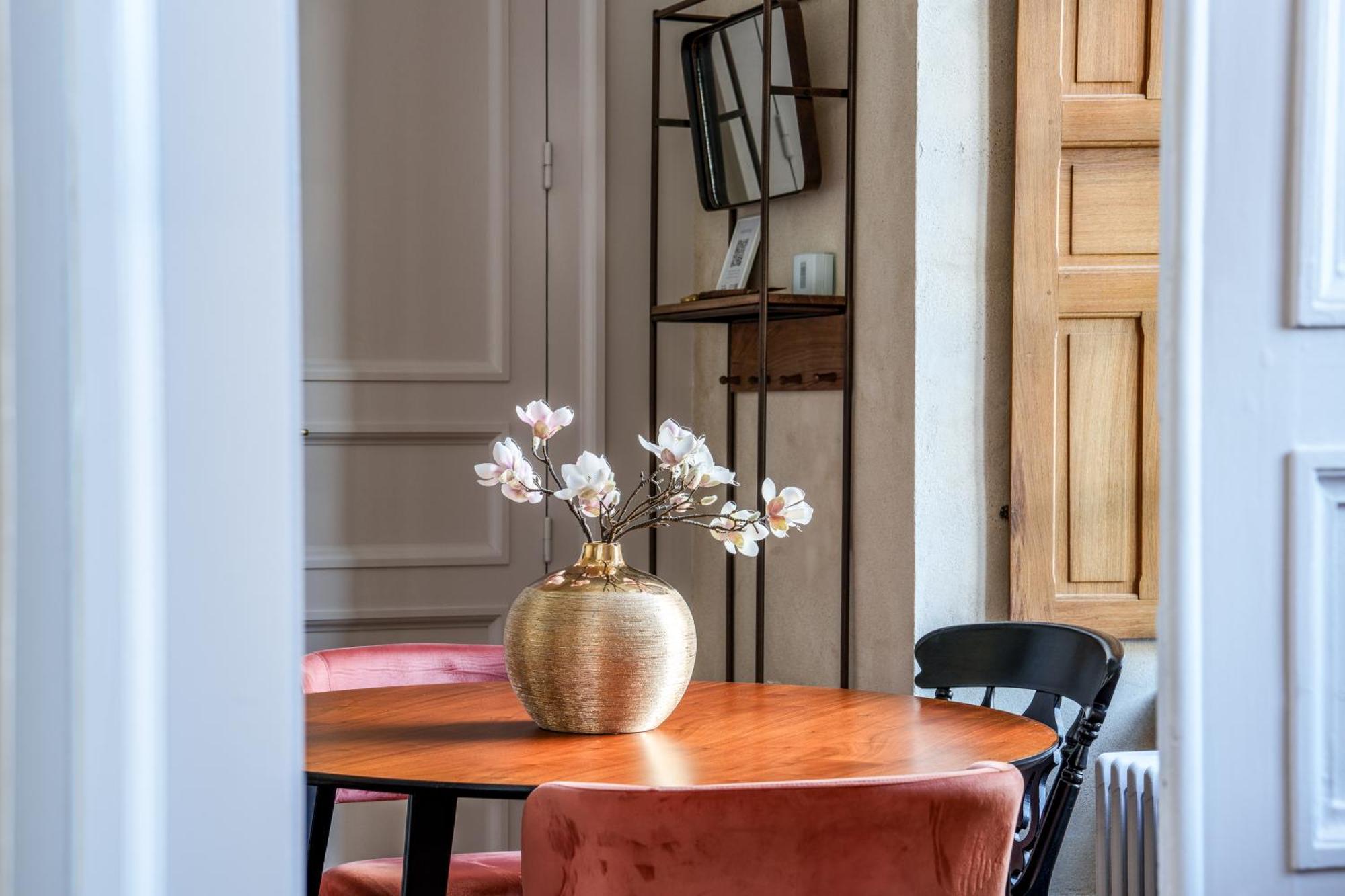 LA MAISON CANONIALE luxe et charme au coeur de Tours Extérieur photo